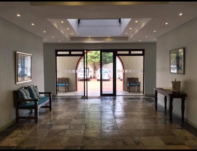 83M² OFFICE RENTED IN WESTLAKE